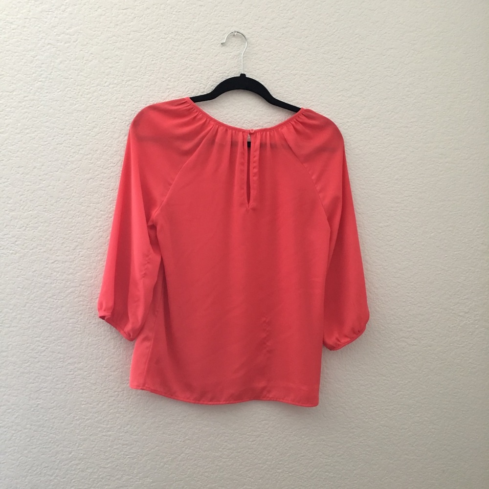 blouse - Picture 2 of 2